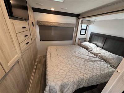 2024 Thor Four Winds 28Z   - Photo 12 - Orlando, FL 32808