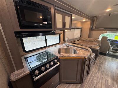 2024 Thor Four Winds 28Z   - Photo 21 - Orlando, FL 32808