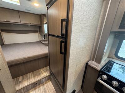 2024 Thor Four Winds 28Z   - Photo 17 - Orlando, FL 32808