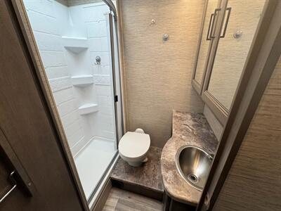 2024 Thor Four Winds 28Z   - Photo 19 - Orlando, FL 32808