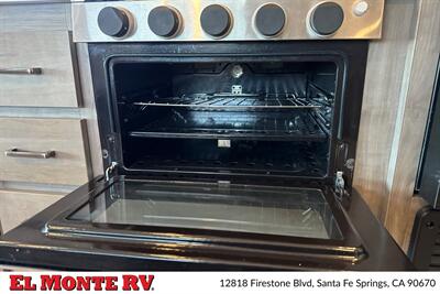 2025 Gulf Stream Conquest 6238 - Photo 20 - Santa Fe Springs, CA 90670