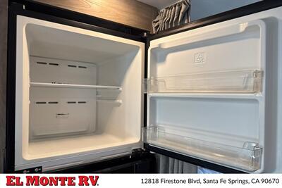 2025 Gulf Stream Conquest 6238 - Photo 25 - Santa Fe Springs, CA 90670