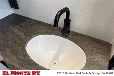 2024 Forest River Sunseeker 2860DS   - Photo 29 - Santa Fe Springs, CA 90670