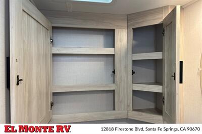 2024 Forest River Sunseeker 2860DS   - Photo 28 - Santa Fe Springs, CA 90670