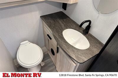 2024 Forest River Sunseeker 2860DS   - Photo 27 - Santa Fe Springs, CA 90670