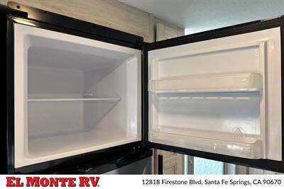 2024 Forest River Sunseeker 2860DS   - Photo 24 - Santa Fe Springs, CA 90670