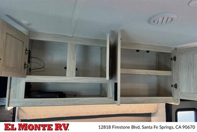 2024 Forest River Sunseeker 2860DS   - Photo 15 - Santa Fe Springs, CA 90670