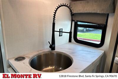 2024 Forest River Sunseeker 2860DS   - Photo 18 - Santa Fe Springs, CA 90670