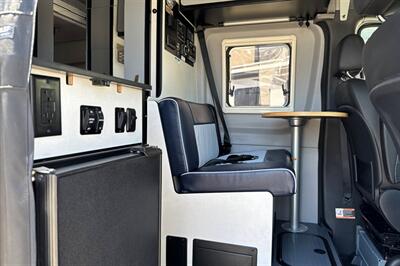 2022 Winnebago Revel 44E   - Photo 11 - Dublin, CA 94568