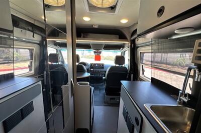 2022 Winnebago Revel 44E   - Photo 25 - Dublin, CA 94568