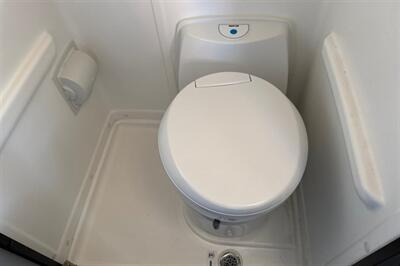2022 Winnebago Revel 44E   - Photo 23 - Dublin, CA 94568