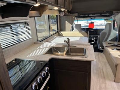 2023 Coachmen Leprechaun 271QB   - Photo 22 - Santa Fe Springs, CA 90670