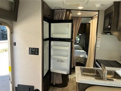 2023 Coachmen Leprechaun 271QB   - Photo 24 - Santa Fe Springs, CA 90670