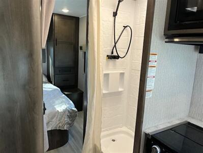 2023 Coachmen Leprechaun 271QB   - Photo 25 - Santa Fe Springs, CA 90670
