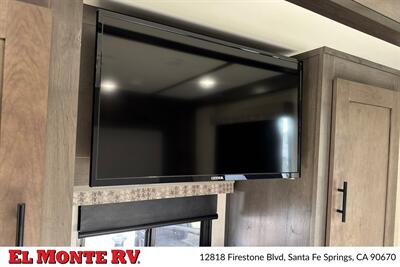 2023 Forest River FR3 32DS   - Photo 36 - Santa Fe Springs, CA 90670