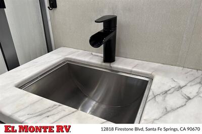 2023 Forest River FR3 32DS   - Photo 30 - Santa Fe Springs, CA 90670