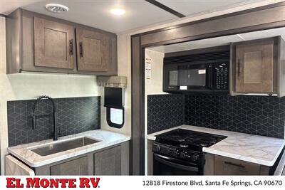 2023 Forest River FR3 32DS   - Photo 16 - Santa Fe Springs, CA 90670