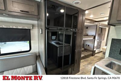 2023 Forest River FR3 32DS   - Photo 26 - Santa Fe Springs, CA 90670