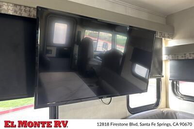 2023 Forest River FR3 32DS   - Photo 15 - Santa Fe Springs, CA 90670