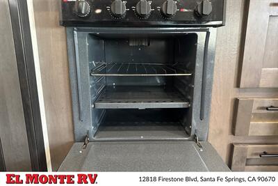 2023 Forest River FR3 32DS   - Photo 19 - Santa Fe Springs, CA 90670