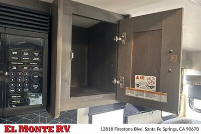 2023 Forest River FR3 32DS   - Photo 21 - Santa Fe Springs, CA 90670