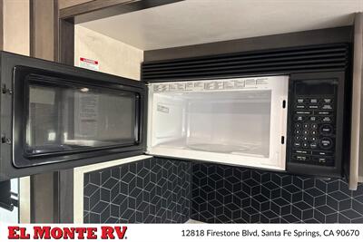 2023 Forest River FR3 32DS   - Photo 20 - Santa Fe Springs, CA 90670