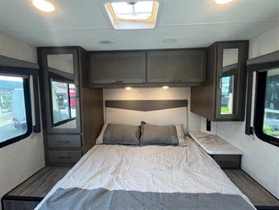 2025 Thor Four Winds 28Z   - Photo 21 - Santa Fe Springs, CA 90670