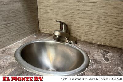 2024 Thor Four Winds 28A   - Photo 29 - Santa Fe Springs, CA 90670