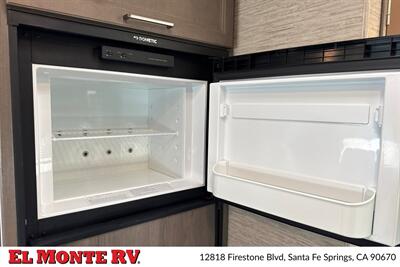 2024 Thor Four Winds 28A   - Photo 24 - Santa Fe Springs, CA 90670
