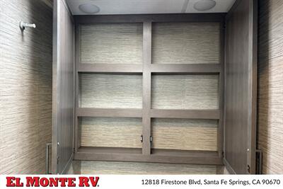 2024 Thor Four Winds 28A   - Photo 28 - Santa Fe Springs, CA 90670