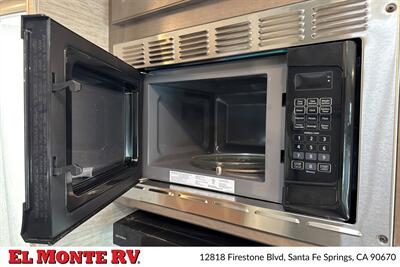 2024 Thor Four Winds 28A   - Photo 20 - Santa Fe Springs, CA 90670