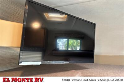2024 Thor Four Winds 28A   - Photo 15 - Santa Fe Springs, CA 90670