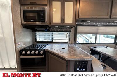 2024 Thor Four Winds 28A   - Photo 16 - Santa Fe Springs, CA 90670
