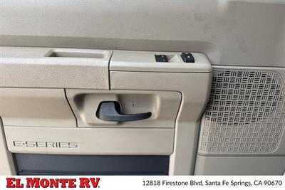 2024 Thor Four Winds 28A   - Photo 10 - Santa Fe Springs, CA 90670