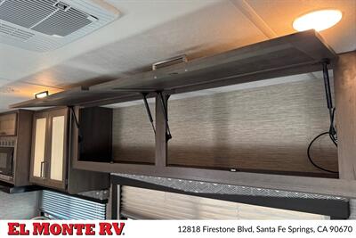 2024 Thor Four Winds 28A   - Photo 14 - Santa Fe Springs, CA 90670