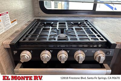 2024 Thor Four Winds 28A   - Photo 18 - Santa Fe Springs, CA 90670