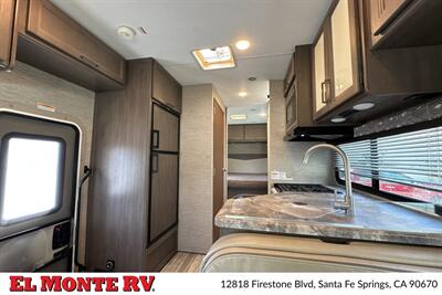 2024 Thor Four Winds 28A   - Photo 26 - Santa Fe Springs, CA 90670