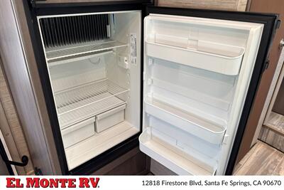2024 Thor Four Winds 28A   - Photo 23 - Santa Fe Springs, CA 90670