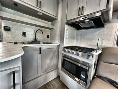 2025 Coachmen Leprechaun 260QB   - Photo 13 - Santa Fe Springs, CA 90670