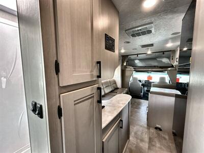2025 Coachmen Leprechaun 260QB   - Photo 21 - Santa Fe Springs, CA 90670
