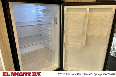 2024 Forest River Sunseeker 2950LE   - Photo 25 - Santa Fe Springs, CA 90670