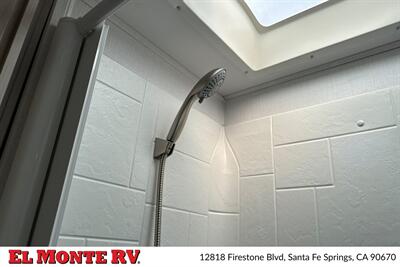 2024 Forest River Sunseeker 2950LE   - Photo 34 - Santa Fe Springs, CA 90670