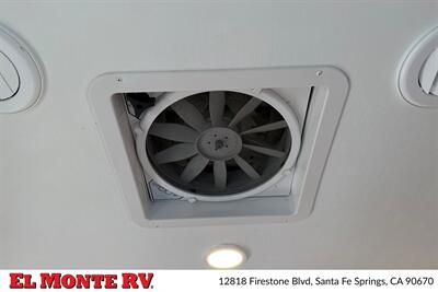 2024 Forest River Sunseeker 2950LE   - Photo 53 - Santa Fe Springs, CA 90670