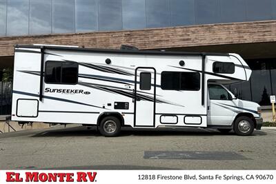 2024 Forest River Sunseeker 2950LE   - Photo 2 - Santa Fe Springs, CA 90670