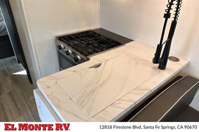 2024 Forest River Sunseeker 2950LE   - Photo 18 - Santa Fe Springs, CA 90670