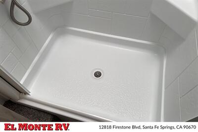 2024 Forest River Sunseeker 2950LE   - Photo 33 - Santa Fe Springs, CA 90670