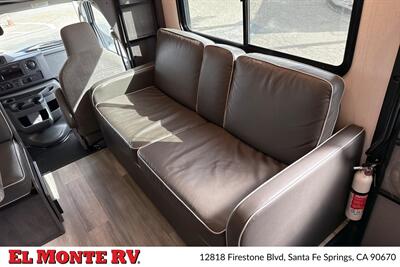 2024 Forest River Sunseeker 2950LE   - Photo 41 - Santa Fe Springs, CA 90670