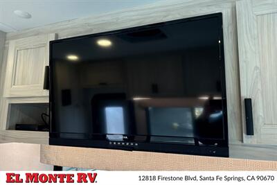 2024 Forest River Sunseeker 2950LE   - Photo 17 - Santa Fe Springs, CA 90670
