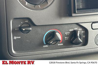 2024 Forest River Sunseeker 2950LE   - Photo 47 - Santa Fe Springs, CA 90670