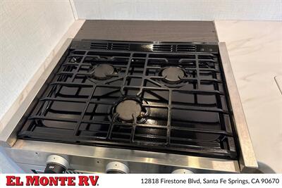 2024 Forest River Sunseeker 2950LE   - Photo 20 - Santa Fe Springs, CA 90670